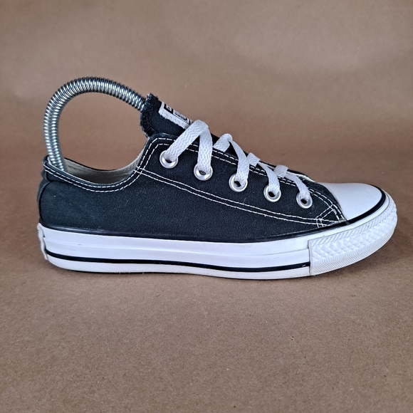 Converse All Star Low Top Chuck Taylor Black Shoes  Womens Sz 6 - Picture 1 of 10